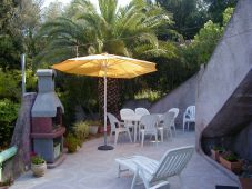 terrasse avec barbecue